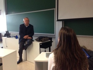 Professor Tom Watson addressing the CorpComClub at Universidad de Navarra