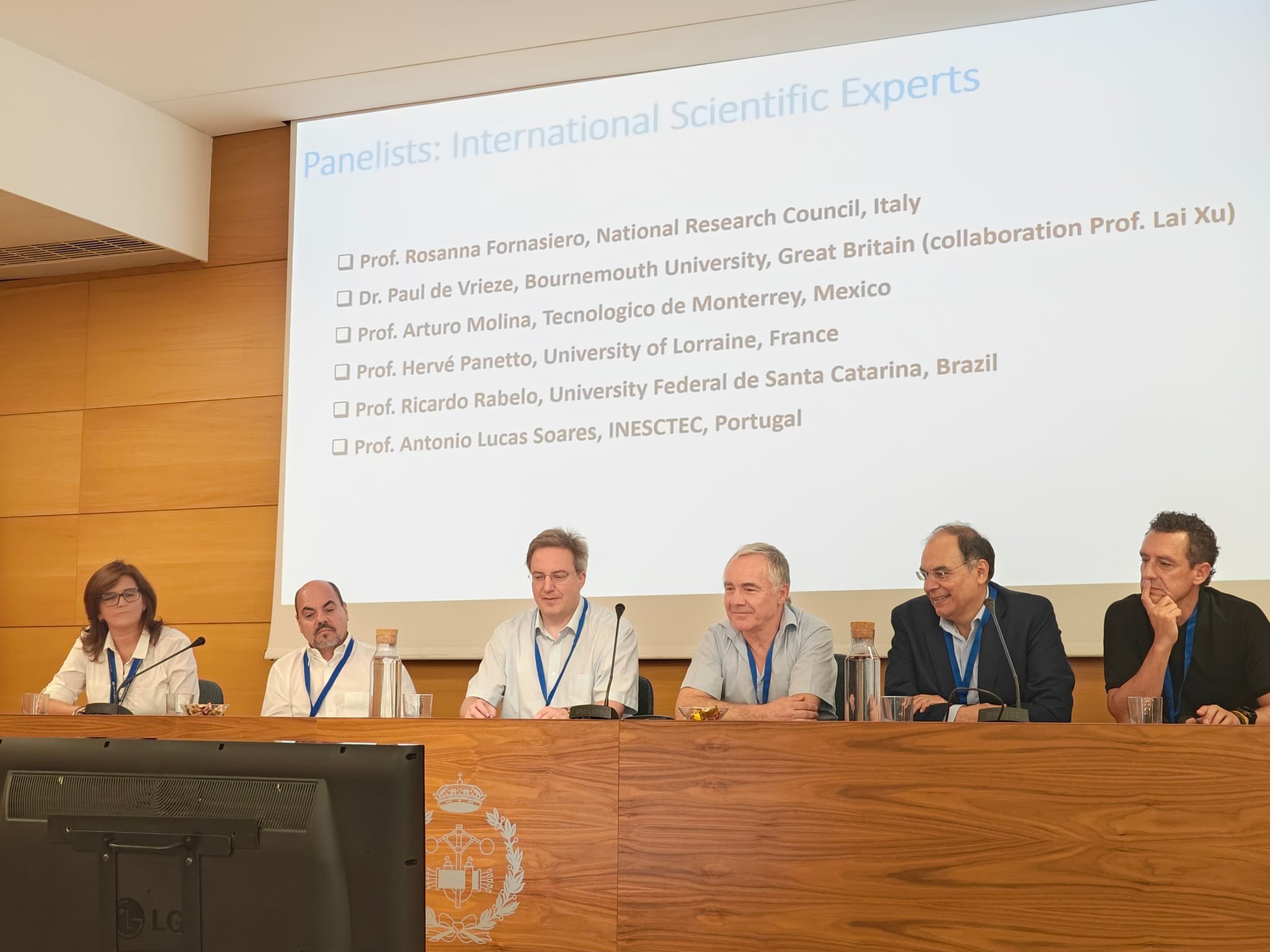Scientific Panel of Research Challenges for Resilient and Responsible Collaborative Networks